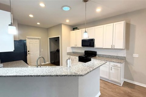 Casa en alquiler en Winter Haven, Florida, 2 dormitorios, 142.14 m2 № 1817966 - foto 11