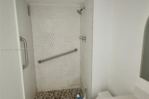 Condominio en alquiler en Miami Beach, Florida, 2 dormitorios, 98.85 m2 № 1988890 - foto 16