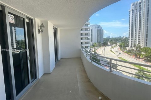 Condominio en Miami Beach, Florida, 2 dormitorios  № 1988890