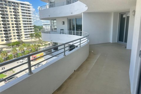 Condominio en alquiler en Miami Beach, Florida, 2 dormitorios, 98.85 m2 № 1988890 - foto 7