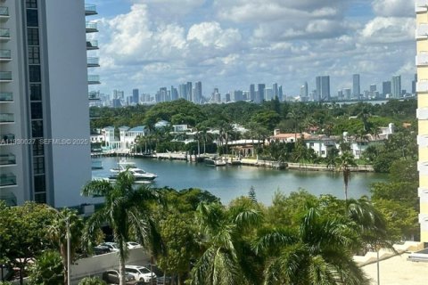 Condominio en alquiler en Miami Beach, Florida, 2 dormitorios, 98.85 m2 № 1988890 - foto 6