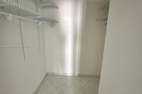 Condominio en alquiler en Miami Beach, Florida, 2 dormitorios, 98.85 m2 № 1988890 - foto 18