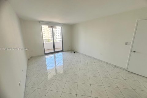Condominio en alquiler en Miami Beach, Florida, 2 dormitorios, 98.85 m2 № 1988890 - foto 19