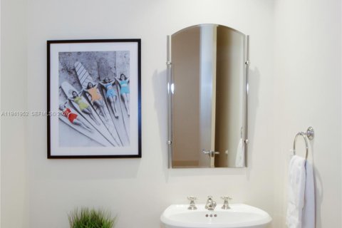 Снять в аренду кондоминиум в Майами-Бич, Флорида 2 спальни, 163.23м2, № 1999905 - фото 12