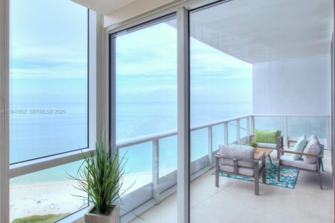 Снять в аренду кондоминиум в Майами-Бич, Флорида 2 спальни, 163.23м2, № 1999905 - фото 3