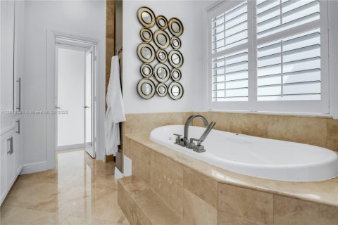 House in Southwest Ranches, Florida 6 bedrooms, 426.05 sq.m. № 1839552 - photo 27