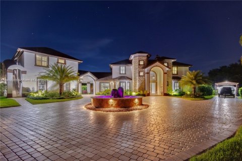 House in Southwest Ranches, Florida 6 bedrooms, 426.05 sq.m. № 1839552 - photo 4