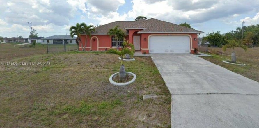 House in Cape Coral, Florida 4 bedrooms № 1763288