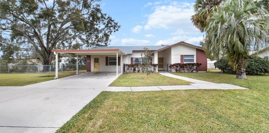 Casa en Crystal River, Florida 3 dormitorios, 181.35 m2 № 1893710