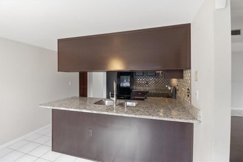 House in Casselberry, Florida 4 bedrooms, 164.81 sq.m. № 2092963 - photo 13