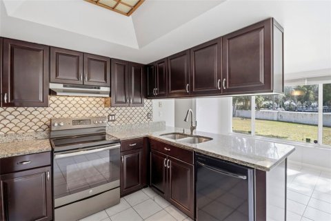 House in Casselberry, Florida 4 bedrooms, 164.81 sq.m. № 2092963 - photo 10