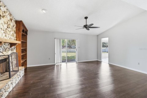 House in Casselberry, Florida 4 bedrooms, 164.81 sq.m. № 2092963 - photo 18