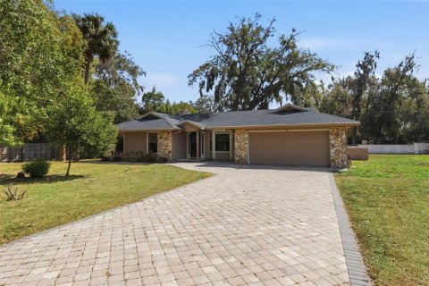 House in Casselberry, Florida 4 bedrooms, 164.81 sq.m. № 2092963 - photo 4