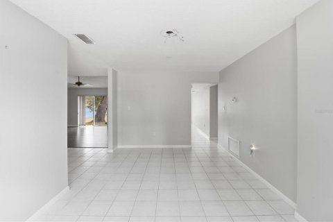 House in Casselberry, Florida 4 bedrooms, 164.81 sq.m. № 2092963 - photo 9