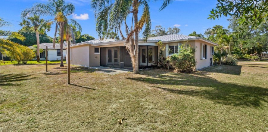 House in Vero Beach, Florida 2 bedrooms, 113.81 sq.m. № 1151822