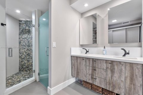 Купить кондоминиум в Майами-Бич, Флорида 2 спальни, 122.82м2, № 2050311 - фото 18