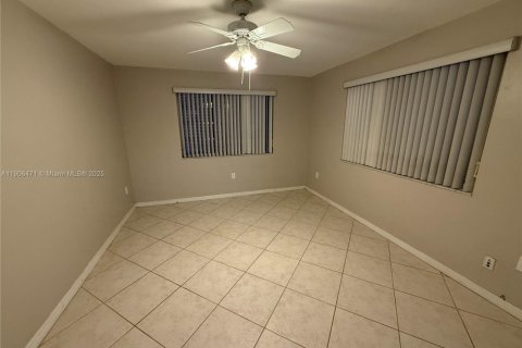 Copropriété à louer à Miami, Floride: 1 chambre, 81.29 m2 № 1957083 - photo 5