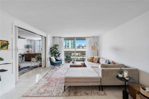 Copropriété à louer à Miami Beach, Floride: 2 chambres, 119.84 m2 № 2045635 - photo 12