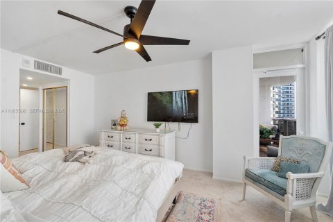 Copropriété à louer à Miami Beach, Floride: 2 chambres, 119.84 m2 № 2045635 - photo 17