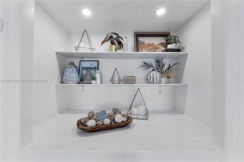 Copropriété à louer à Miami Beach, Floride: 2 chambres, 119.84 m2 № 2045635 - photo 4