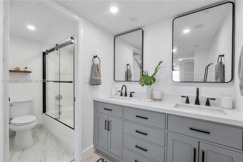 Copropriété à louer à Miami Beach, Floride: 2 chambres, 119.84 m2 № 2045635 - photo 21