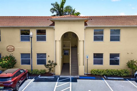 Condo in Fort Myers, Florida, 3 bedrooms № 2098382 - photo 27