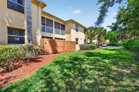Condo in Fort Myers, Florida, 3 bedrooms № 2098382 - photo 19