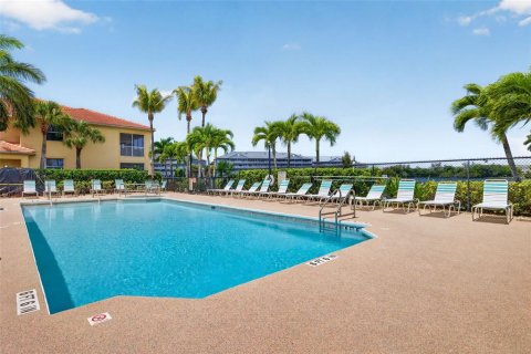 Condo in Fort Myers, Florida, 3 bedrooms № 2098382 - photo 25