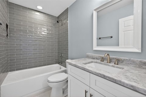 Condo in Fort Myers, Florida, 3 bedrooms № 2098382 - photo 17
