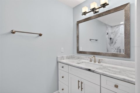 Condo in Fort Myers, Florida, 3 bedrooms № 2098382 - photo 15