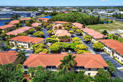 Condo in Fort Myers, Florida, 3 bedrooms № 2098382 - photo 29