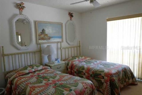 Condo in Sarasota, Florida, 2 bedrooms  № 212660 - photo 8