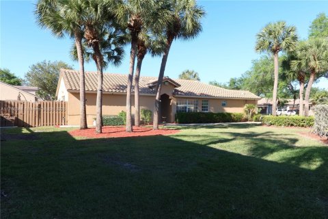 Casa en venta en Pembroke Pines, Florida, 3 dormitorios, 151.71 m2 № 1705573 - foto 3