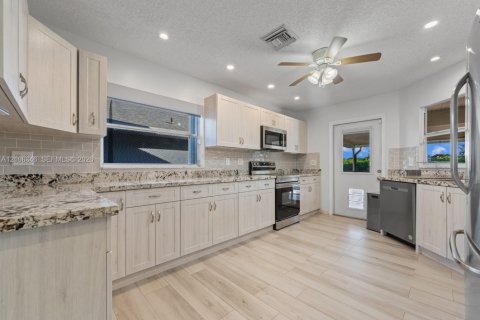 Villa ou maison à vendre à Homestead, Floride: 3 chambres, 143.81 m2 № 2422636 - photo 6