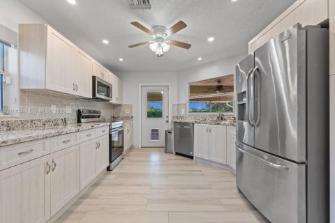 Villa ou maison à vendre à Homestead, Floride: 3 chambres, 143.81 m2 № 2422636 - photo 7