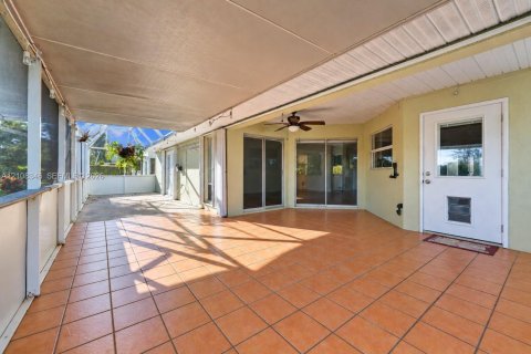 Villa ou maison à vendre à Homestead, Floride: 3 chambres, 143.81 m2 № 2422636 - photo 24
