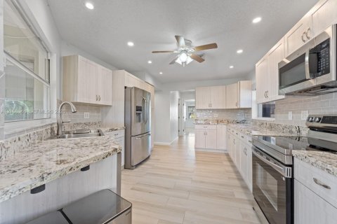 Villa ou maison à vendre à Homestead, Floride: 3 chambres, 143.81 m2 № 2422636 - photo 8