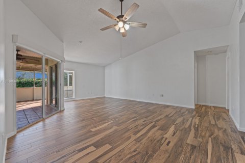 Villa ou maison à vendre à Homestead, Floride: 3 chambres, 143.81 m2 № 2422636 - photo 5