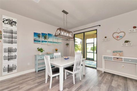 House in North Port, Florida 5 bedrooms, 265.42 sq.m. № 1280019 - photo 7