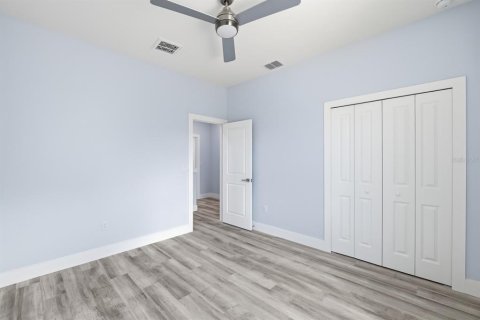 Casa en venta en Tampa, Florida, 4 dormitorios, 191.84 m2 № 2231236 - foto 18