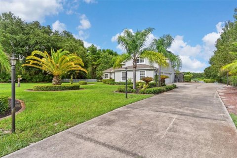 House in Clermont, Florida 5 bedrooms, 313.08 sq.m. № 1822912 - photo 7