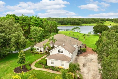 House in Clermont, Florida 5 bedrooms, 313.08 sq.m. № 1822912 - photo 1