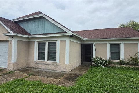 House in Tampa, Florida 3 bedrooms, 116.69 sq.m. № 2412652 - photo 2