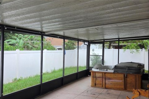 House in Tampa, Florida 3 bedrooms, 116.69 sq.m. № 2412652 - photo 28