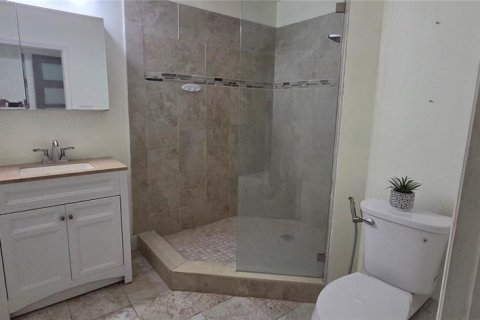 House in Tampa, Florida 3 bedrooms, 116.69 sq.m. № 2412652 - photo 21