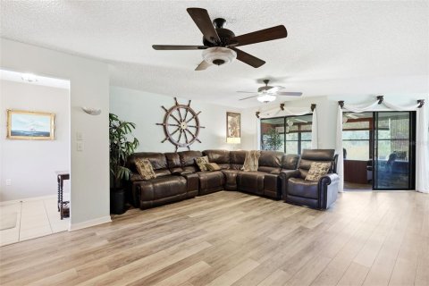 Casa en venta en Tavares, Florida, 2 dormitorios, 130.99 m2 № 2217134 - foto 12