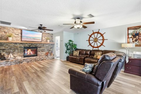 Casa en venta en Tavares, Florida, 2 dormitorios, 130.99 m2 № 2217134 - foto 10