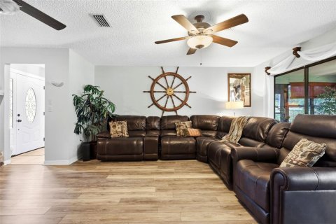 Casa en venta en Tavares, Florida, 2 dormitorios, 130.99 m2 № 2217134 - foto 11