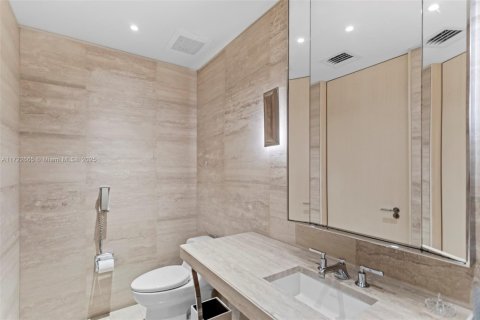 Copropriété à louer à Bal Harbour, Floride: 2 chambres, 117.15 m2 № 1939504 - photo 23