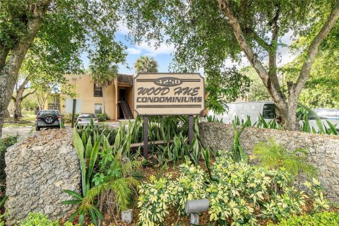 Condo in Lauderhill, Florida, 2 bedrooms  № 2011145 - photo 14